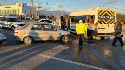 Balıkesir’in Edremit ilçesinde meydana gelen trafik kazasında, öğrenci servisi ile