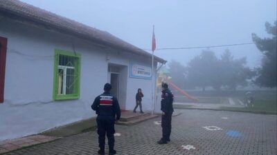 Balıkesir İl Jandarma Komutanlığı ekipleri, yılbaşı dolayısıyla öğrencilerin güvenliğini sağlamak