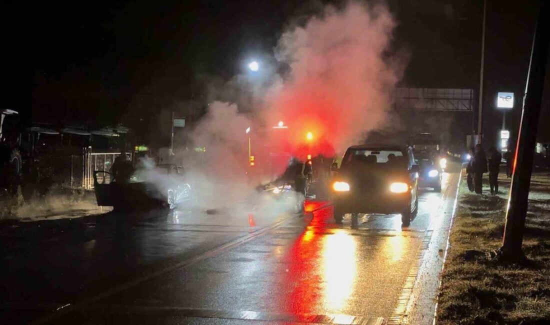 Bartın Şehirlerarası Otobüs Terminali önünde gece yarısı bir araçta çıkan