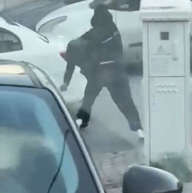 İstanbul’un Başakşehir ilçesinde iki çocuk arasında yaşanan yumruklu kavga, cep