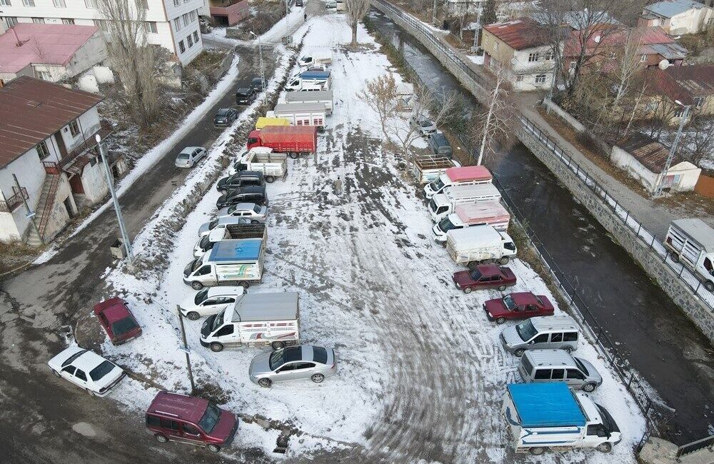 Ardahan Belediye Başkanı Faruk Demir, kent içi trafik sıkışıklığını azaltmak