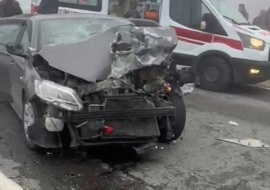 Batman-Kozluk karayolunda, Dövecik köyü kavşağında meydana gelen zincirleme trafik kazasında