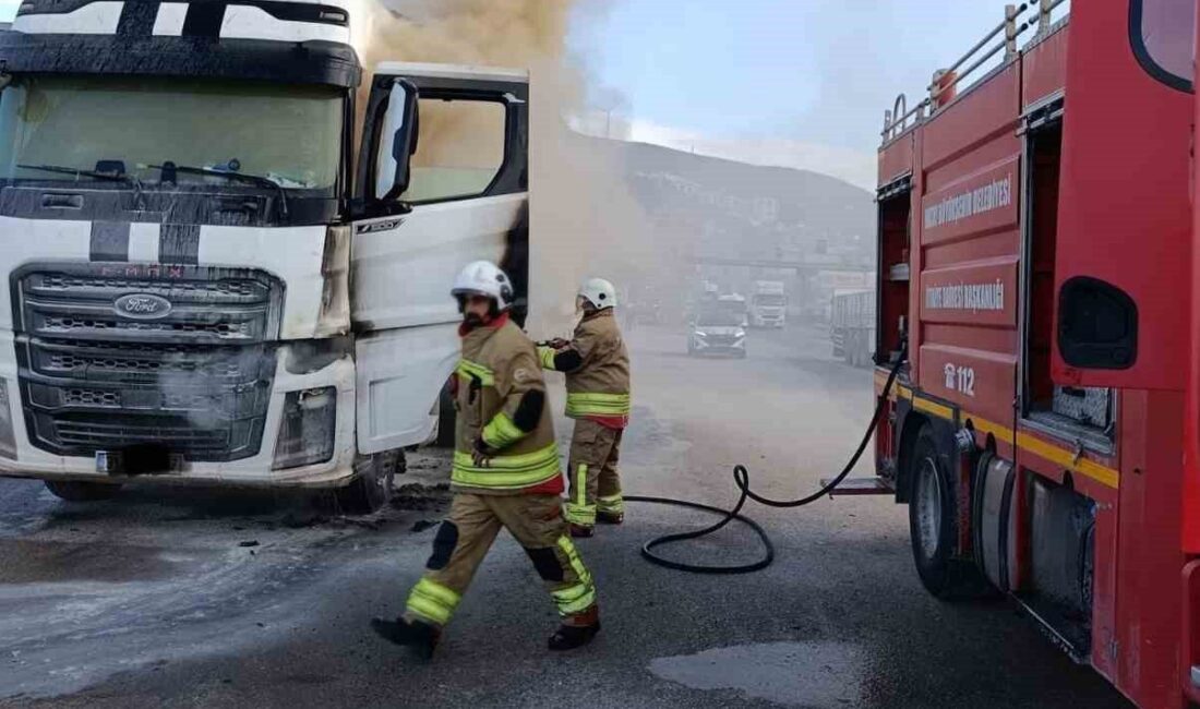 Hatay’ın Belen ilçesine bağlı Sarımazı Mahallesi’nde seyir halindeki bir tırda