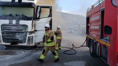 Hatay’ın Belen ilçesine bağlı Sarımazı Mahallesi’nde seyir halindeki bir tırda