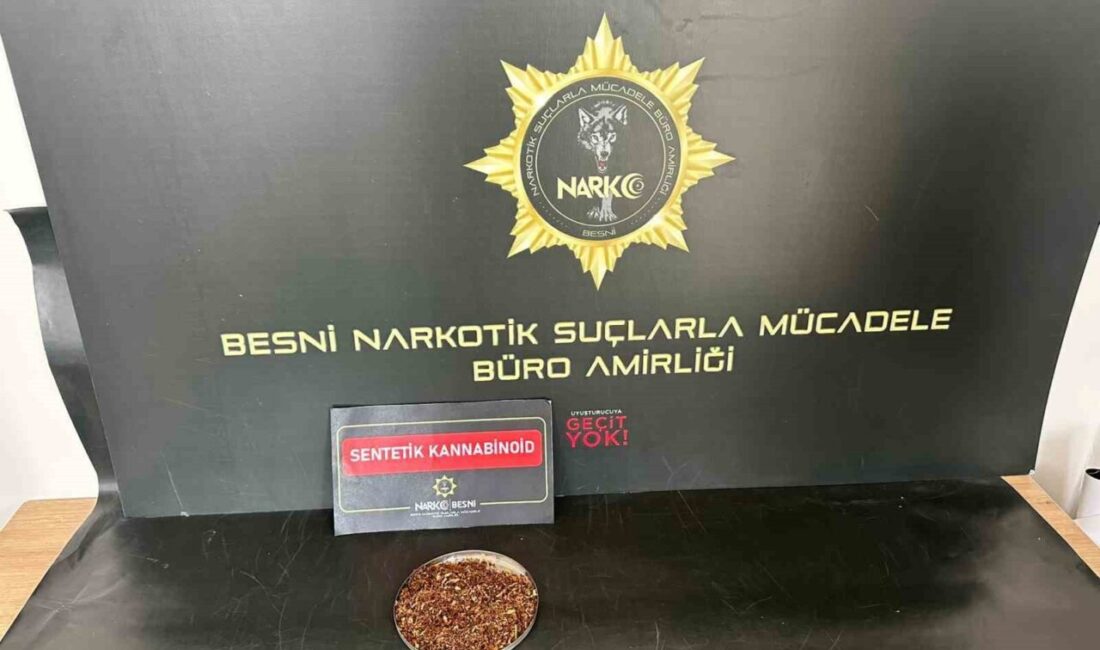 Besni ilçesinde uyuşturucu madde bulundurma suçundan yakalanan bir şüpheli tutuklandı.