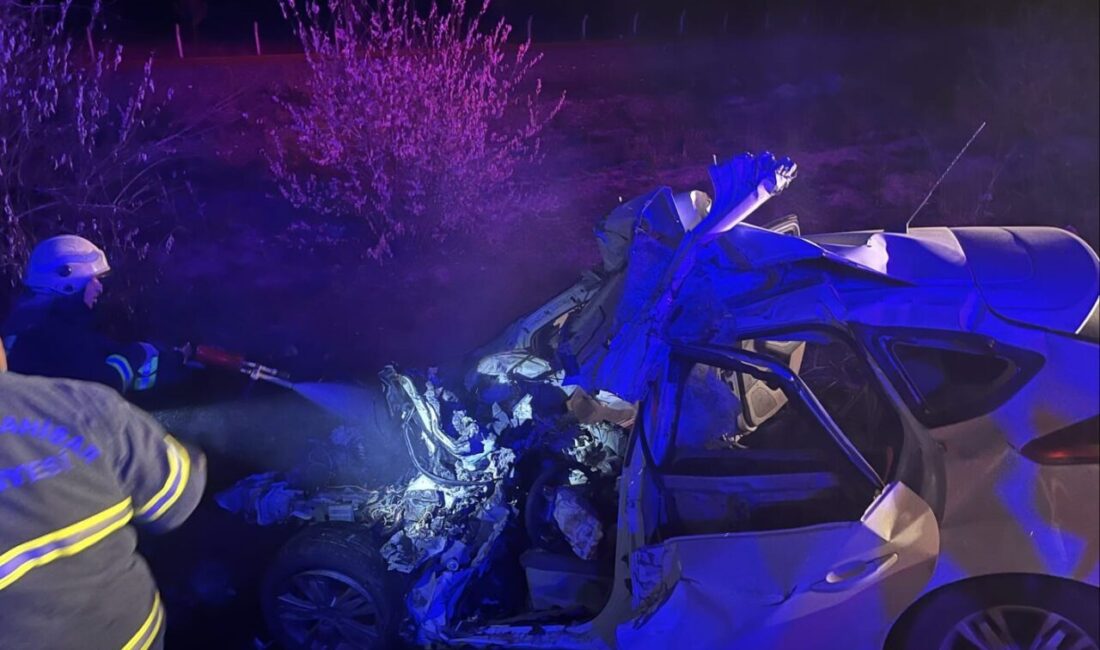 Afyonkarahisar’da meydana gelen trafik kazasında, bir otomobil ile beton mikseri