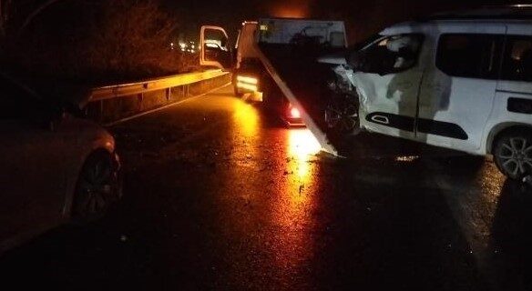 Beykoz’daki bir kaza, gece saatlerinde meydana geldi ve iki araç
