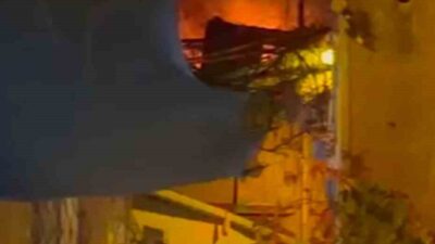 Bir yangın, Beyoğlu’nda bulunan üç katlı bir binanın teras katında