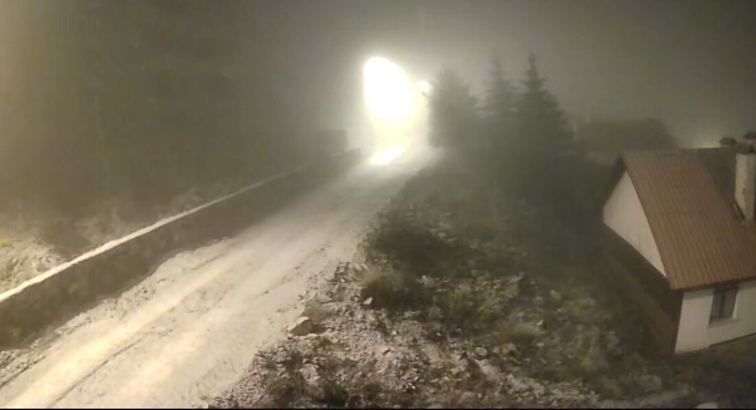 Ankara’nın Beypazarı ilçesinin yüksek kesimlerinde dün sabah başlayan kar yağışı