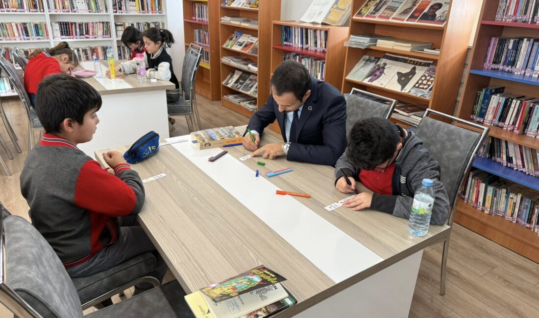 Çiçekdağı Kaymakamı Durdu Yavuz Öğüt, İlçe Millî Eğitim Müdürlüğü tarafından