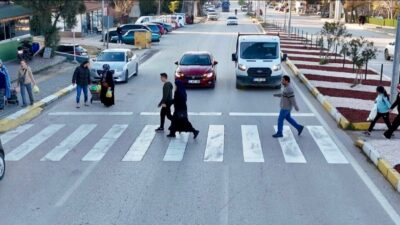 Bilecik’in Osmaneli ilçesinde gerçekleştirilen drone destekli trafik denetiminde, 13 araç