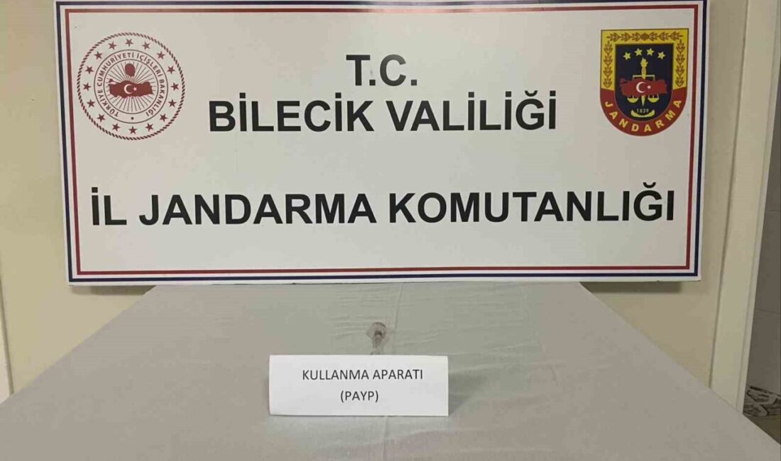 Bilecik’te jandarma ekipleri tarafından gerçekleştirilen bir operasyonda, araç içerisinde uyuşturucu