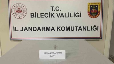 Bilecik’te jandarma ekipleri tarafından gerçekleştirilen bir operasyonda, araç içerisinde uyuşturucu