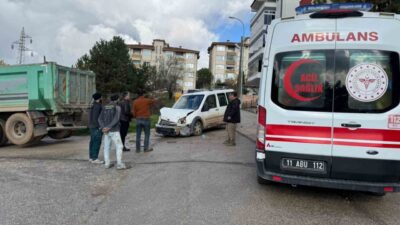 Bilecik ilinde meydana gelen trafik kazasında kamyon ile hafif ticari