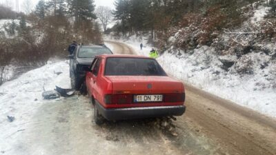 Bilecik’te gerçekleşen trafik kazasında 4 kişi yaralandı. Kaza, Dodurga Beldesi