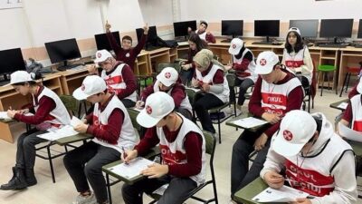 Bozüyük ilçesinde bulunan bir ortaokulda, 12 yaş ve üzeri öğrencilere