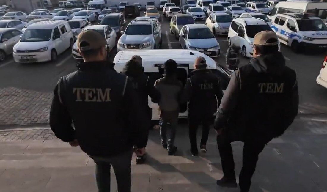 Bingöl’de polis ekipleri tarafından gerçekleştirilen operasyonda, “DEAŞ Silahlı Terör Örgütüne