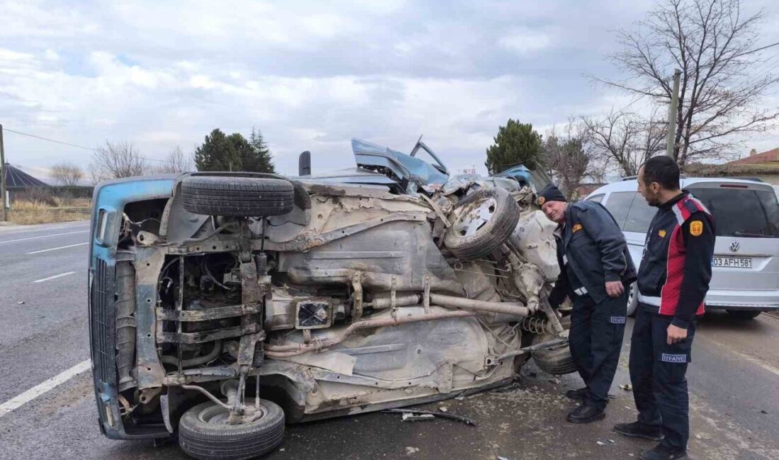 Afyonkarahisar’da, Şuhut ilçesi yakınlarında meydana gelen trafik kazasında iki Fiat