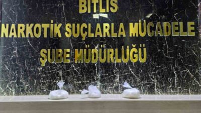 Bitlis’in Tatvan ilçesinde polis ekipleri tarafından durdurulan bir araçta yapılan