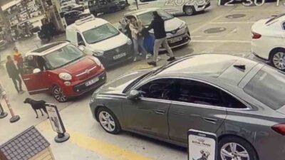 Bodrum ilçesinde meydana gelen maddi hasarlı trafik kazası, çıkan tartışmanın