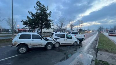 D-100 karayolunun Bolu geçişinde meydana gelen zincirleme trafik kazasında 4