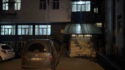 Bolu’da bir lise öğrencisi, bacağında bıçak yarasıyla hastaneye kaldırıldı. Polis
