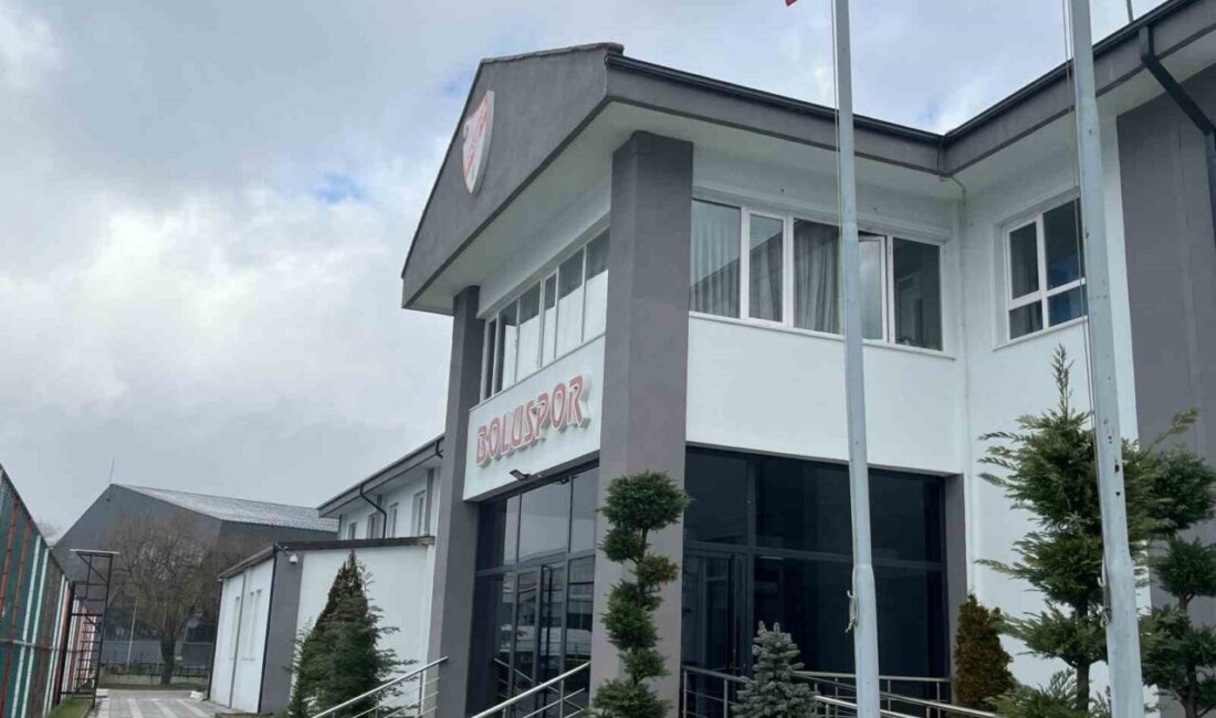 Bolusporlu üç futbolcudan biri, “Futbolda Bahis Soruşturması” kapsamında tutuklanırken, diğer