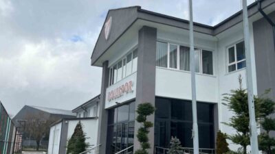 Bolusporlu üç futbolcudan biri, “Futbolda Bahis Soruşturması” kapsamında tutuklanırken, diğer
