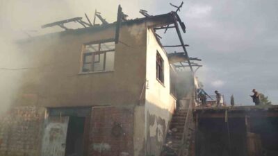 Burdur’un Kemer ilçesinde bulunan bir evde meydana gelen yangın, itfaiye