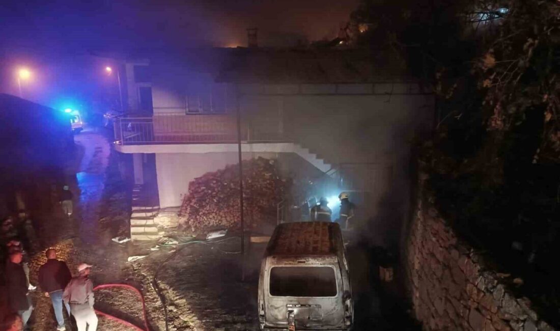 Burdur’un Bucak ilçesinde, gece saatlerinde Çamlık köyünde meydana gelen yangın