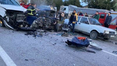 Burdur’da meydana gelen trafik kazasında, bir araç sürücüsü direksiyon hakimiyetini