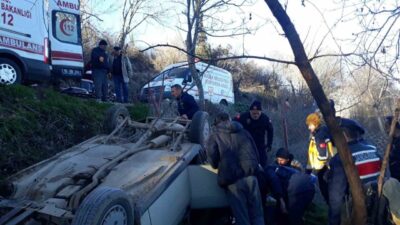 Burdur’daki bir trafik kazasında, bir sürücü otomobilinin kontrolünü yitirerek takla