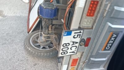 Burdur’da meydana gelen trafik kazasında, bir kavşakta minibüs ile üç
