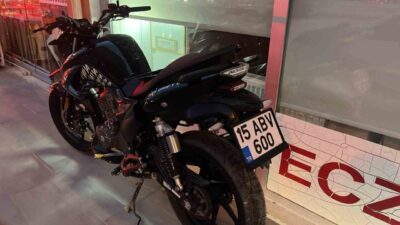 Burdur’da meydana gelen trafik kazasında, park halindeki bir otomobile çarpan
