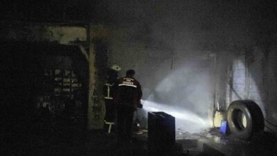 Burdur ilinde bir oto yıkama tesisisinde çıkan yangın, itfaiye ekipleri