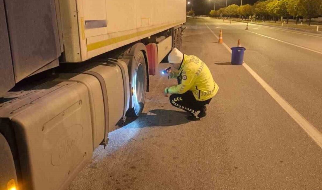 Burdur ilinde yük taşıyan araçlara yönelik gerçekleştirilen denetimlerde toplamda 325