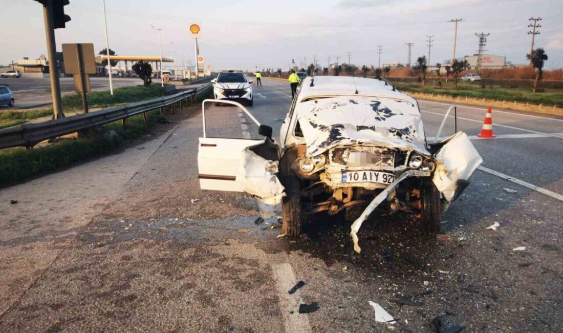 Bursa’nın Karacabey ilçesinde meydana gelen trafik kazasında, 15 yaşındaki bir