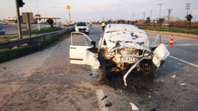 Bursa’nın Karacabey ilçesinde meydana gelen trafik kazasında, 15 yaşındaki bir