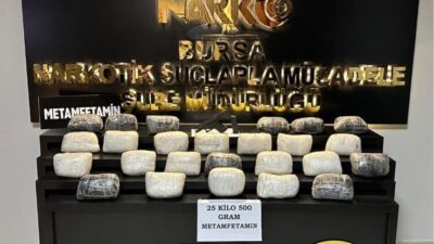 Bursa’da düzenlenen narkotik operasyonunda 25.5 kilogram metamfetamin ele geçirildi ve