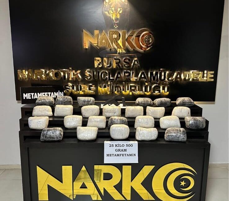 Bursa’da düzenlenen narkotik operasyonunda 25.5 kilogram metamfetamin ele geçirildi ve