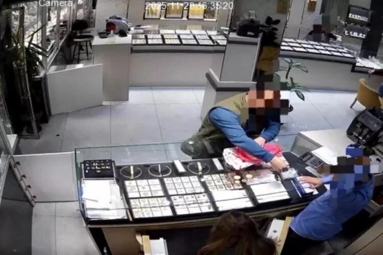 Bursa’nın Mudanya ilçesine bağlı Çayönü Mahallesi’nde bulunan bir evden yaklaşık