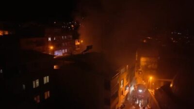 Bursa’da, Yıldırım ilçesinde bulunan bir apartmanın zemin katındaki depoda araç