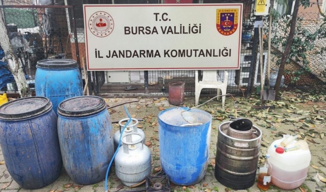 Bursa ilinde jandarma ekipleri, Mudanya ilçesindeki bir evde kaçak içki