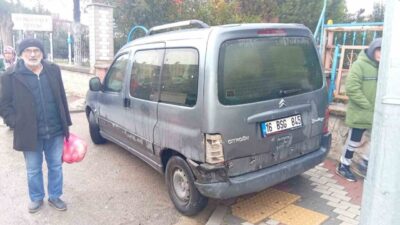 Bursa’nın İnegöl ilçesinde meydana gelen bir trafik kazasında hafif ticari