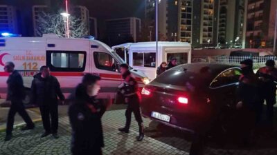 Bursa’da akşam saatlerinde bir kişi, site güvenliğine sığınarak göğsünden vurulmuş