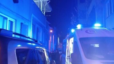 Bursa’nın Osmangazi ilçesindeki 3 katlı bir binada baba ile kızının