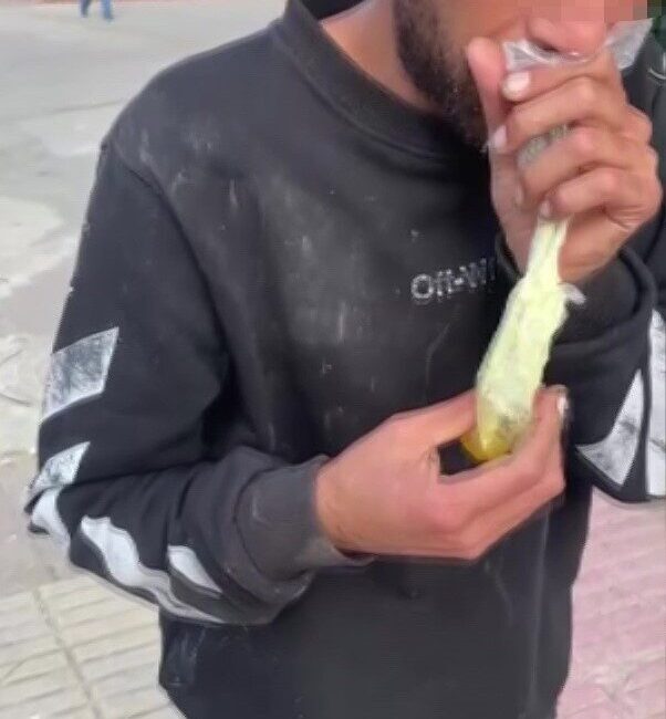 Adana’da bir şahıs, Bülent Angın Bulvarı Yenibaraj Mahallesi’nde cadde üzerinde