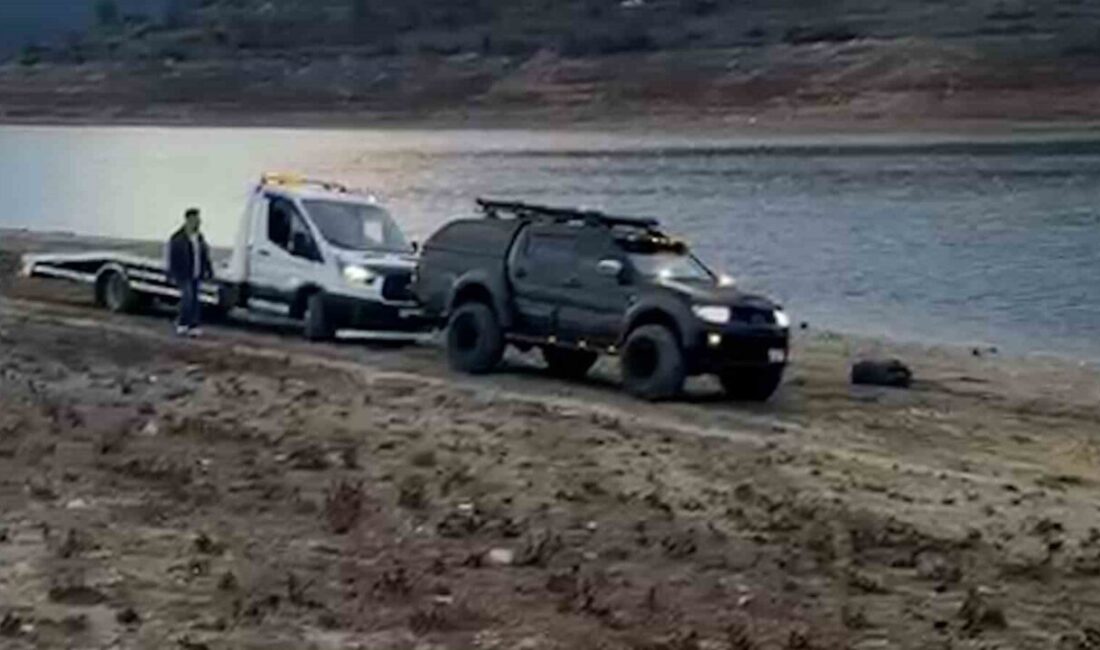 Bolu’da, Gölköy Barajı Göleti bölgesinde meydana gelen olayda, çamura saplanan
