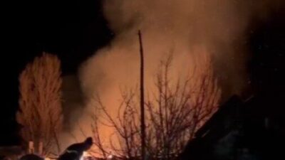 Çankırı’nın Ilgaz ilçesine bağlı Yukarımeydan köyünde meydana gelen yangında, iki