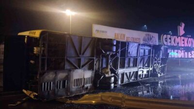 Çekmeköy’de seyir halindeki özel halk otobüsü, şoförünün kontrolünden çıkarak bariyerlere